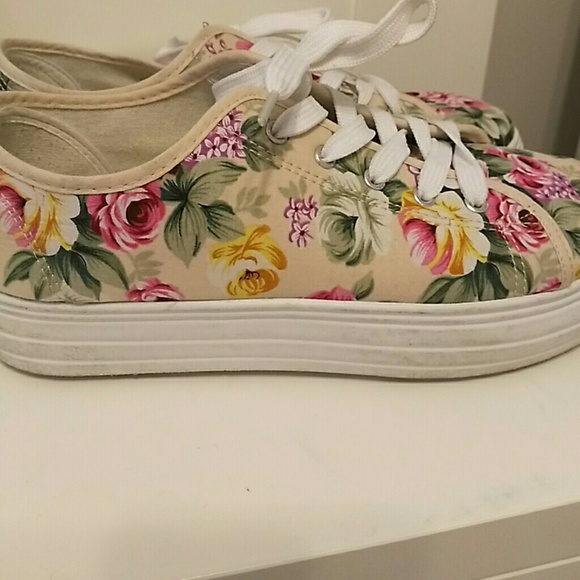 Platforms - Picture 2 of 2