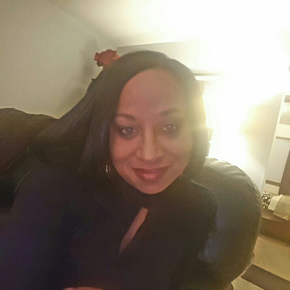 Meet your Posher, Tia