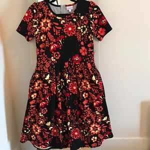 NWOT Medium LuLaRoe Amelia