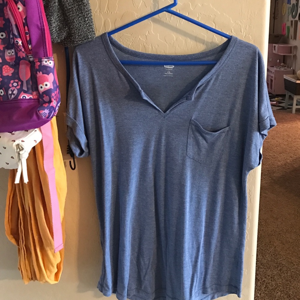 🔥CLOSET CLEARANCE🔥 Old Navy V-Neck
