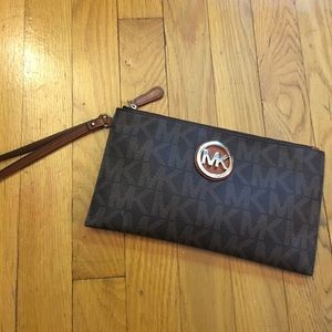 ❤️Michael Kors Wristlet❤️