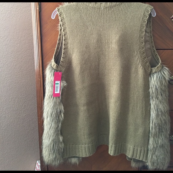 Fur vest - Picture 2 of 3