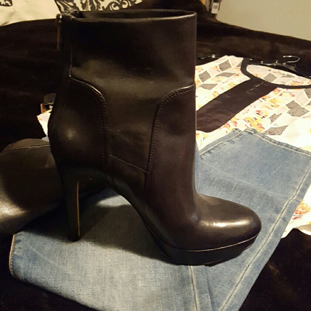 booties - Picture 2 of 5