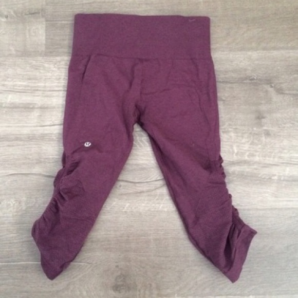LULULEMON Ebb & Flow Ruched Crop Pants - SZ 8 - Picture 2 of 4