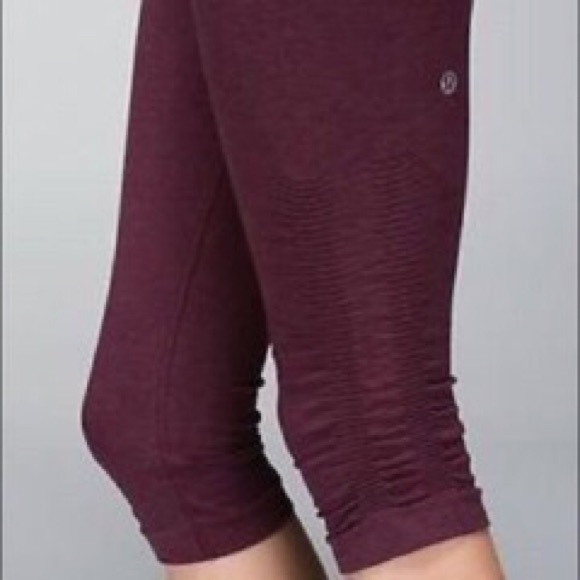 LULULEMON Ebb & Flow Ruched Crop Pants - SZ 8 - Picture 3 of 4