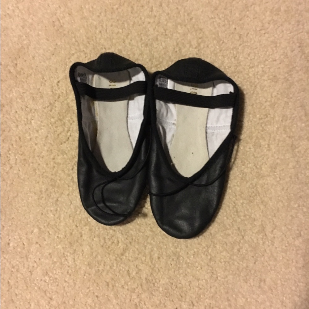 New black ballet shoes for girls