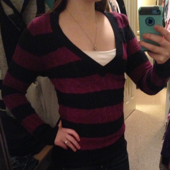 V-neck Navy and Purple American Eagle Sweater - Picture 2 of 2
