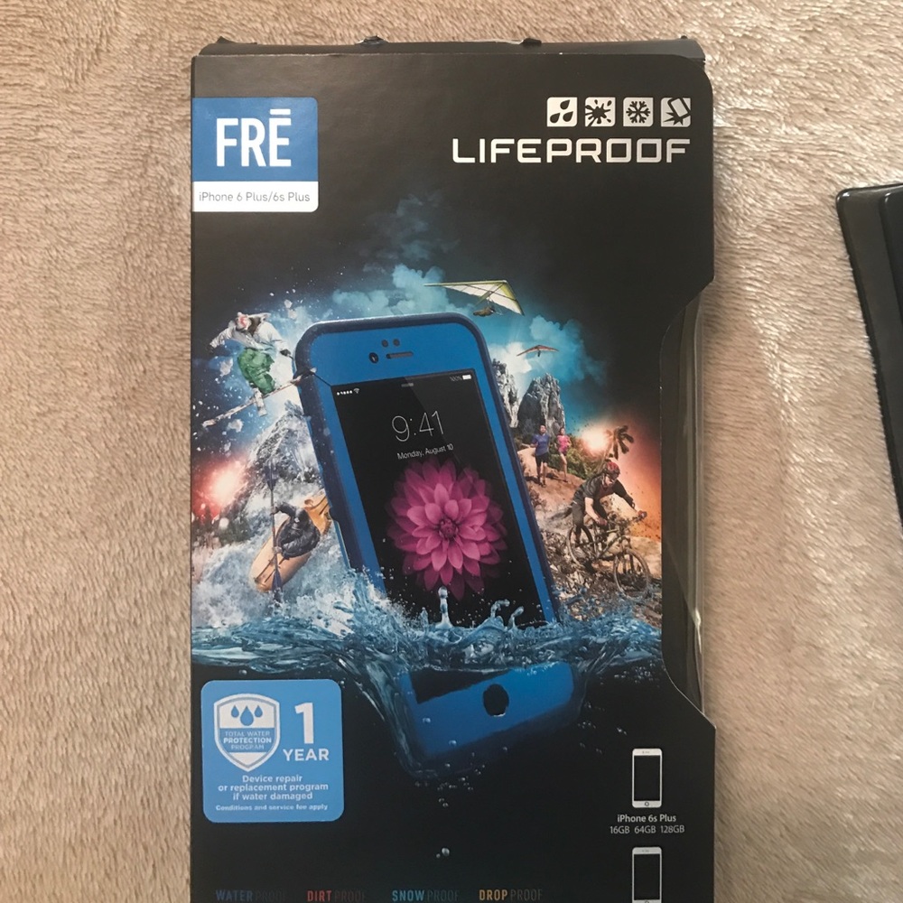 I Phone 6 plus FRE ' LIFEPROOF case like new