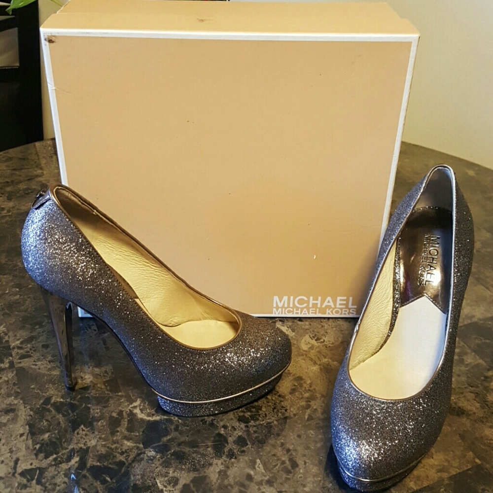 Michael Kors Gideon pump