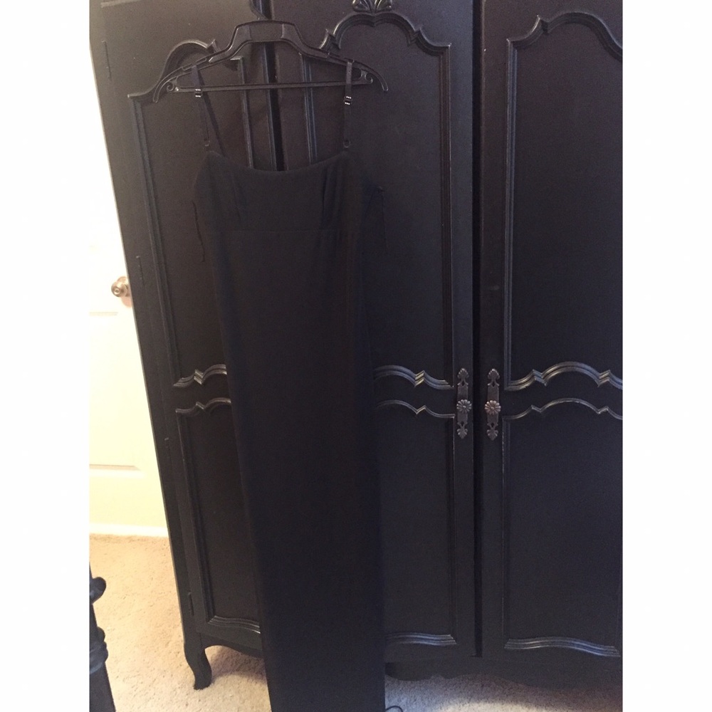 Black Sleeveless Gown NWOT 💎💣