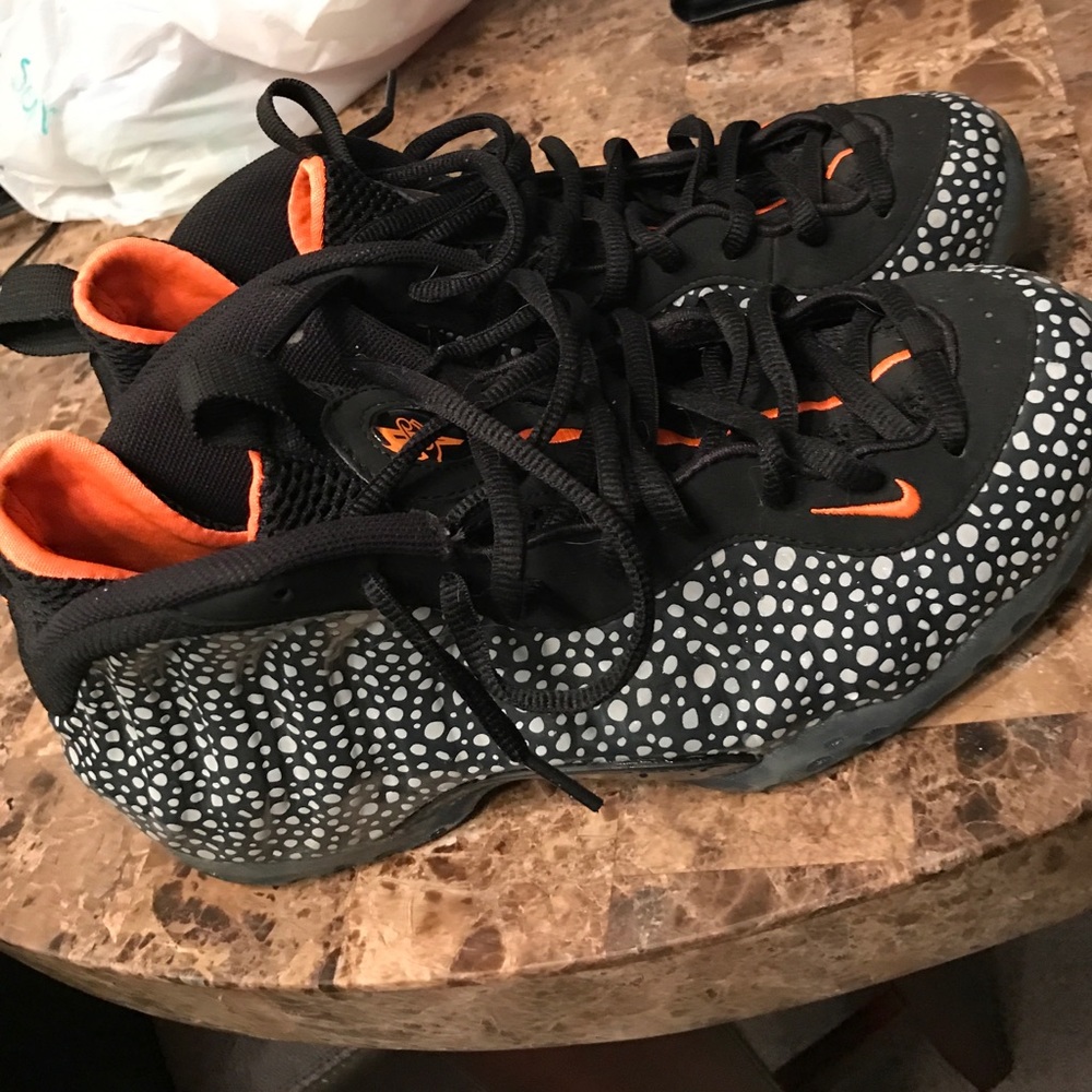 NIKE FOAMPOSITES SIZE 10.5 SAFARI