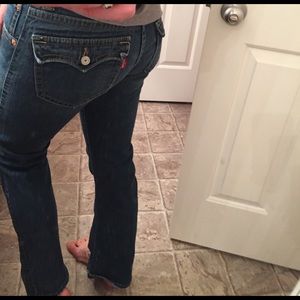 Super cute 542 Levi's jeans
