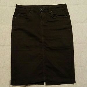 Stretchy black pencil skirt