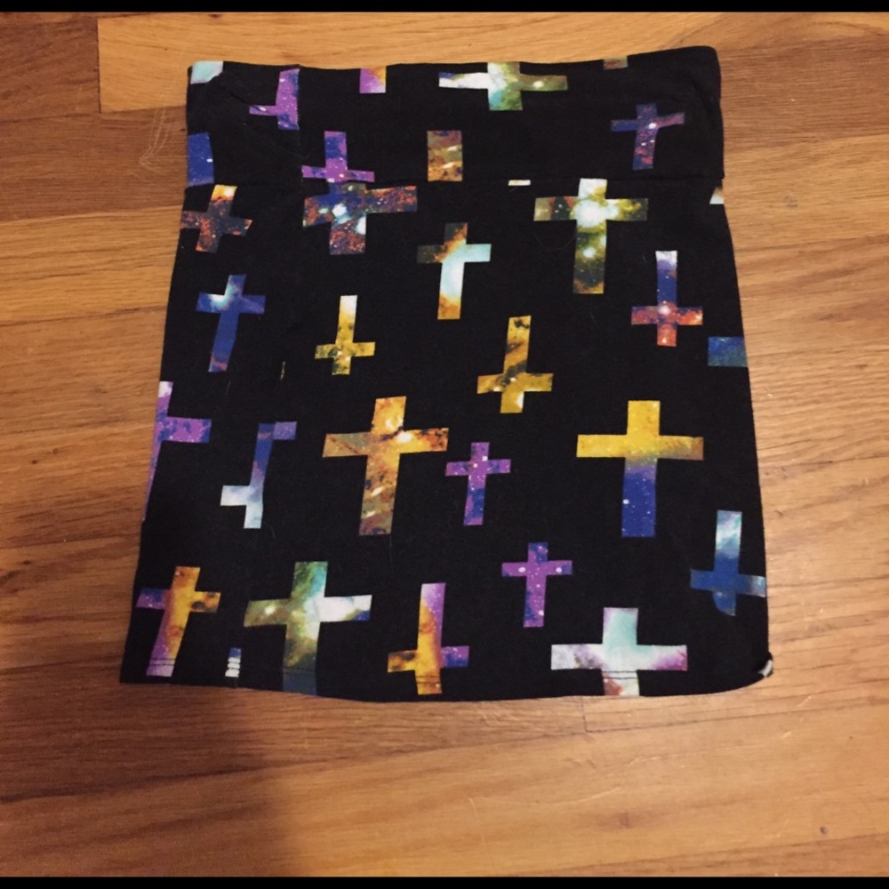 Cross skirt
