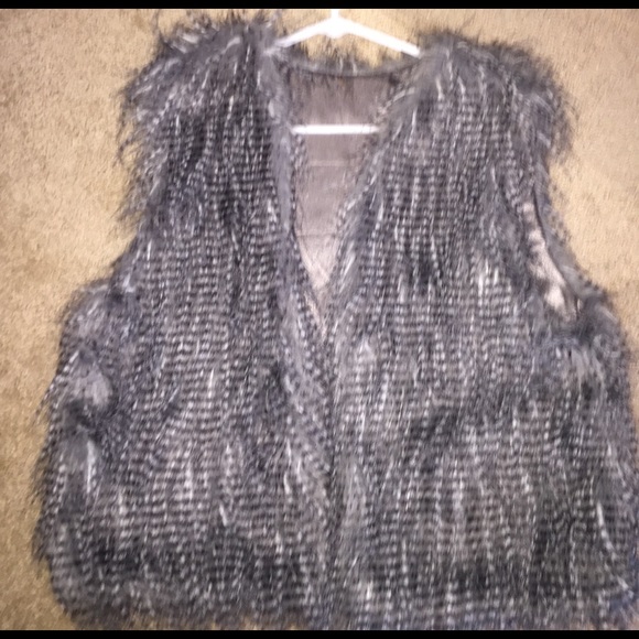 Faux fur vest - Picture 1 of 2