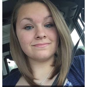 Meet your Posher, Kayla