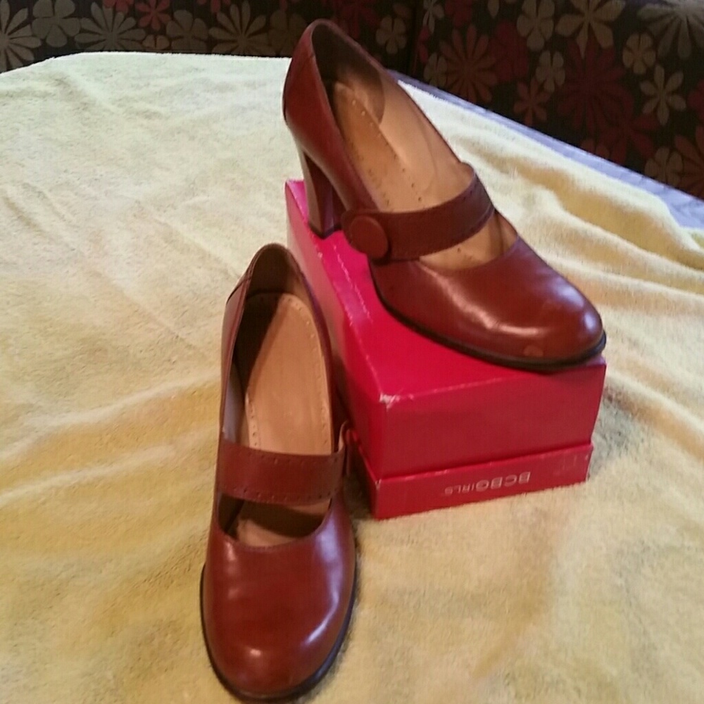 3" heel closed toe shoe brown leather