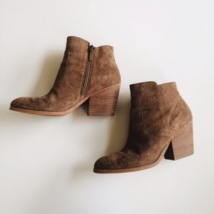 Treasure & Bond "Winsor" Tan Suede Booties