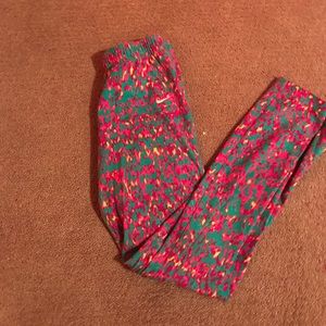 Girls Nike leggings
