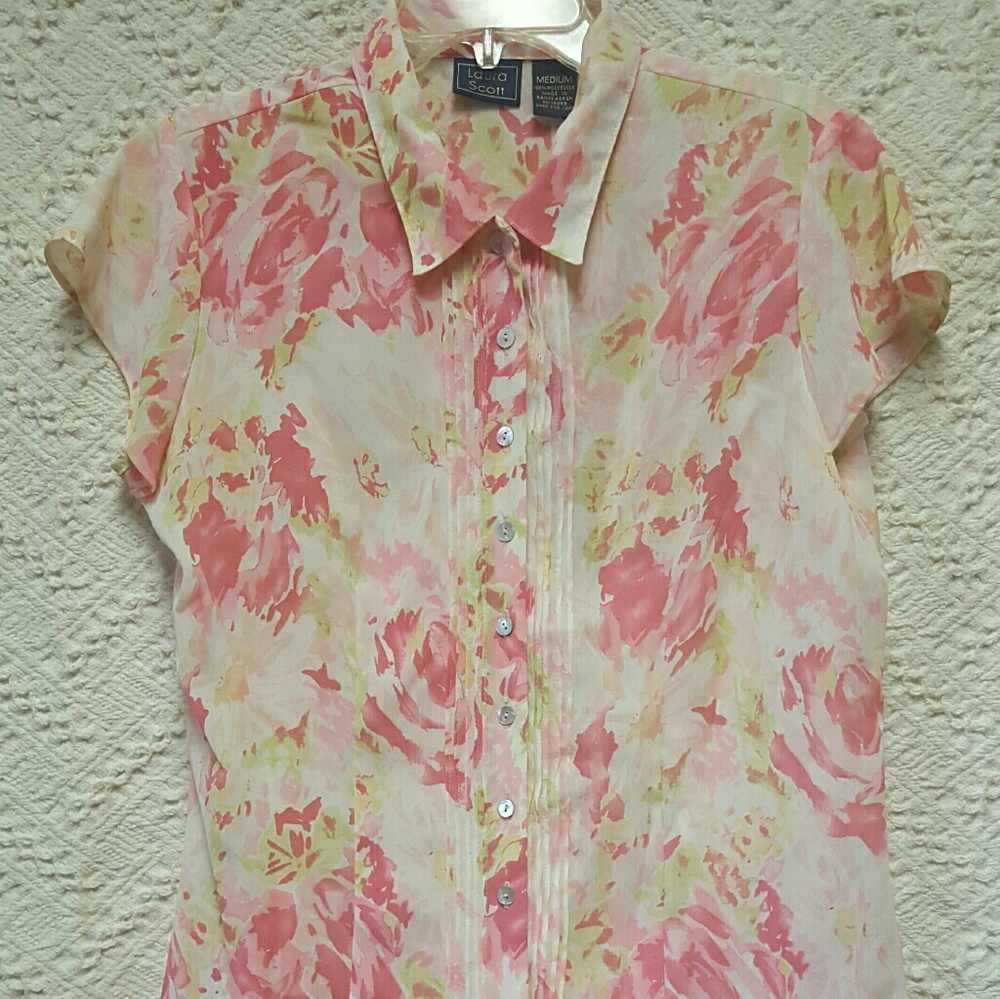 Laura Scott blouse- medium junior- short sleeve