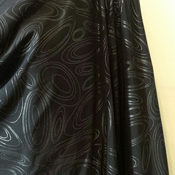 Maggie Barnes "Silver on Charcoal" Dressy Top - Picture 7 of 8