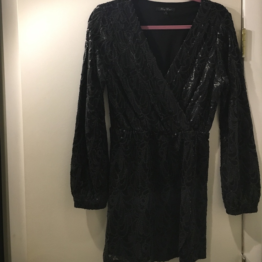 MIDI black dress.