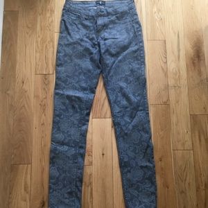 Dark grey lace pattern skinny jeans