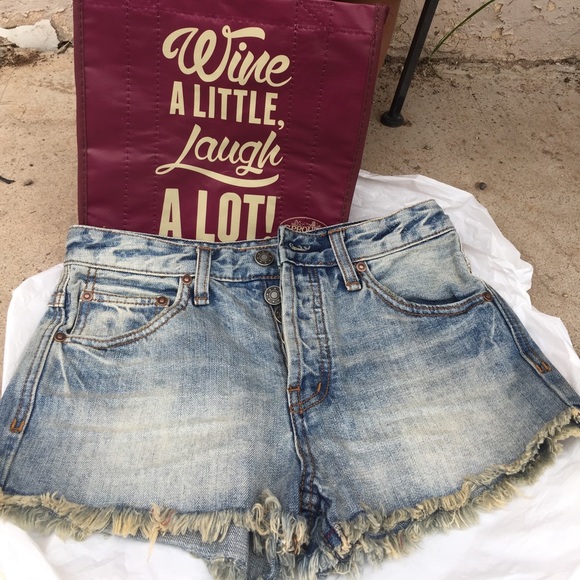 Free people denim shorts. Size 24 - Picture 3 of 4