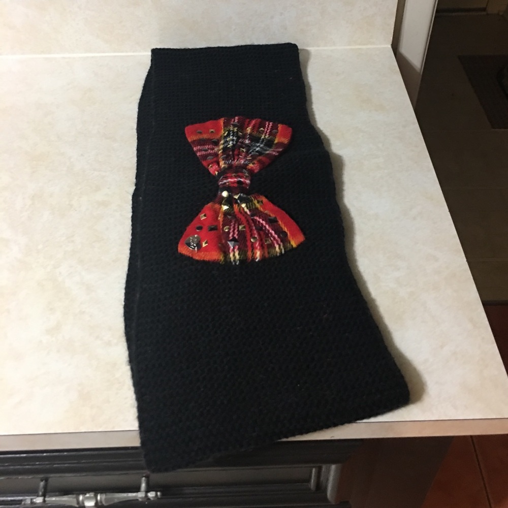 Betsey Johnson scarf