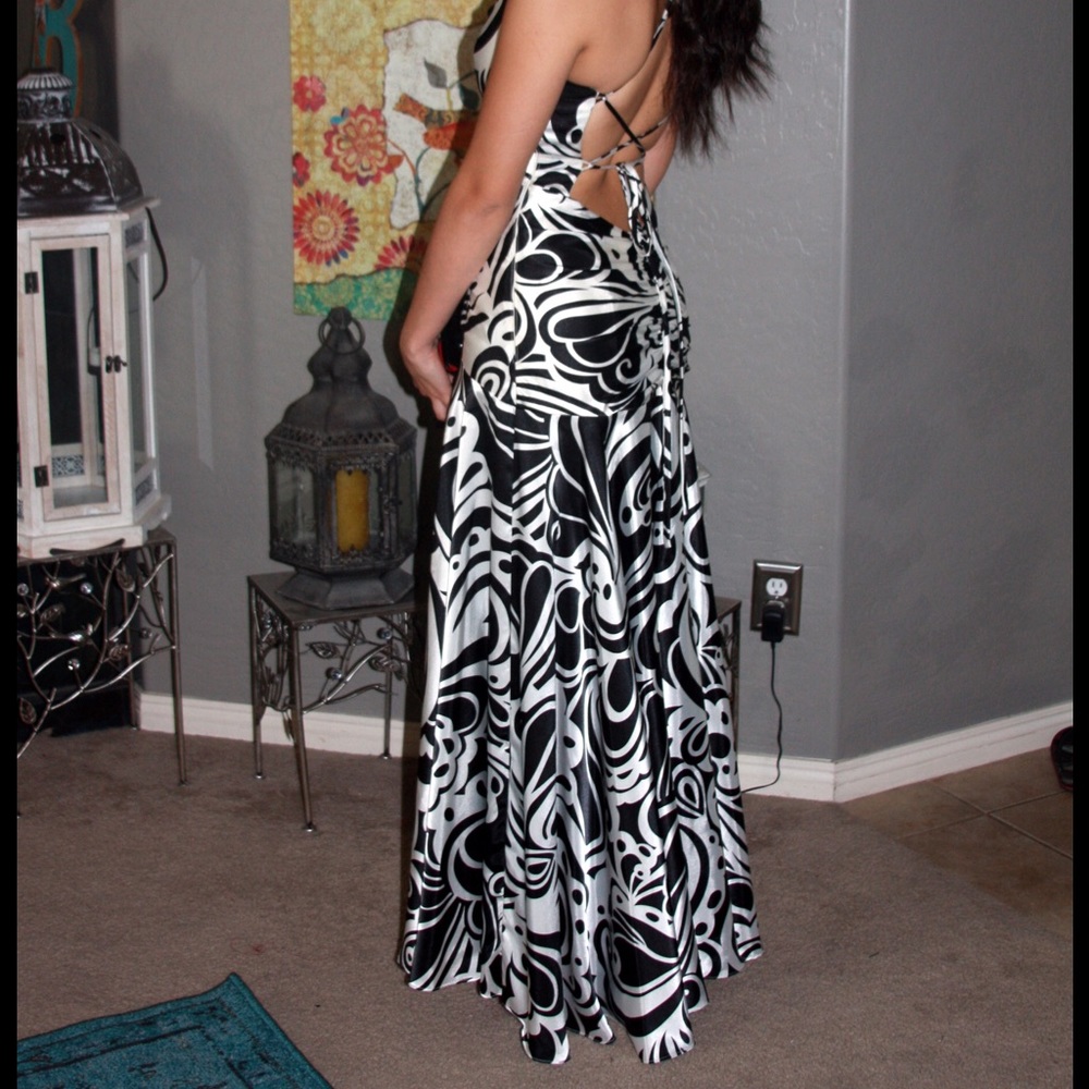 ‼️FINAL SALE‼️Black&White JMcClintock Dress