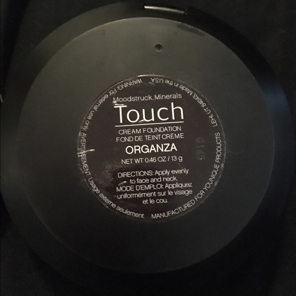 MAKE UP! (Younique) - Picture 3 of 3