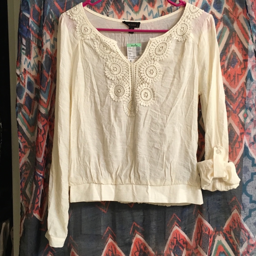 NWT Super Cute Shirt with Lace detail