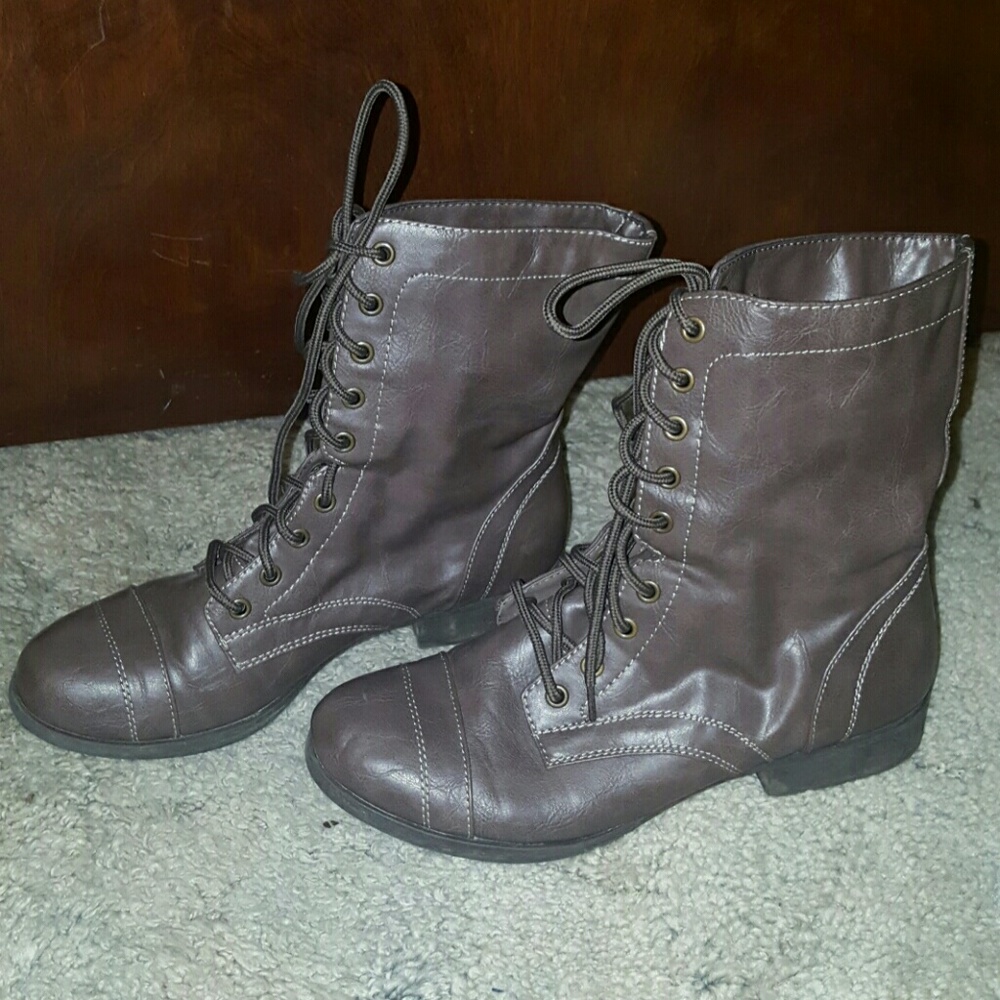 Combat boots
