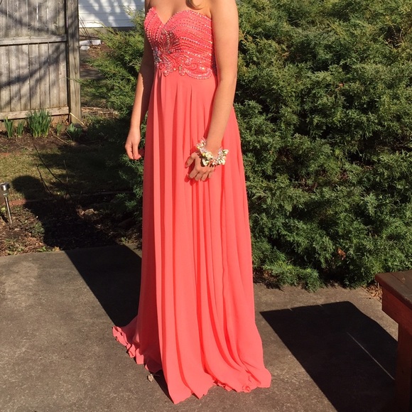 Prom dress - Picture 3 of 4