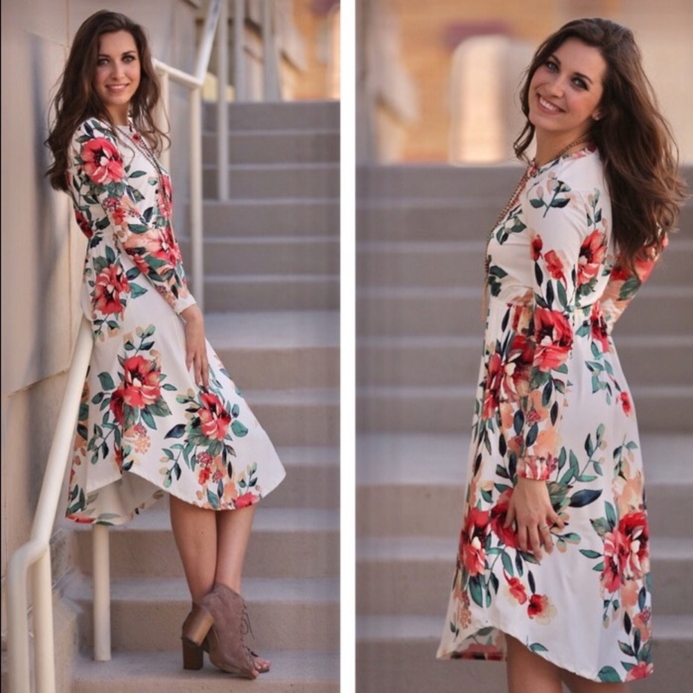 Ivory, floral dress🌸