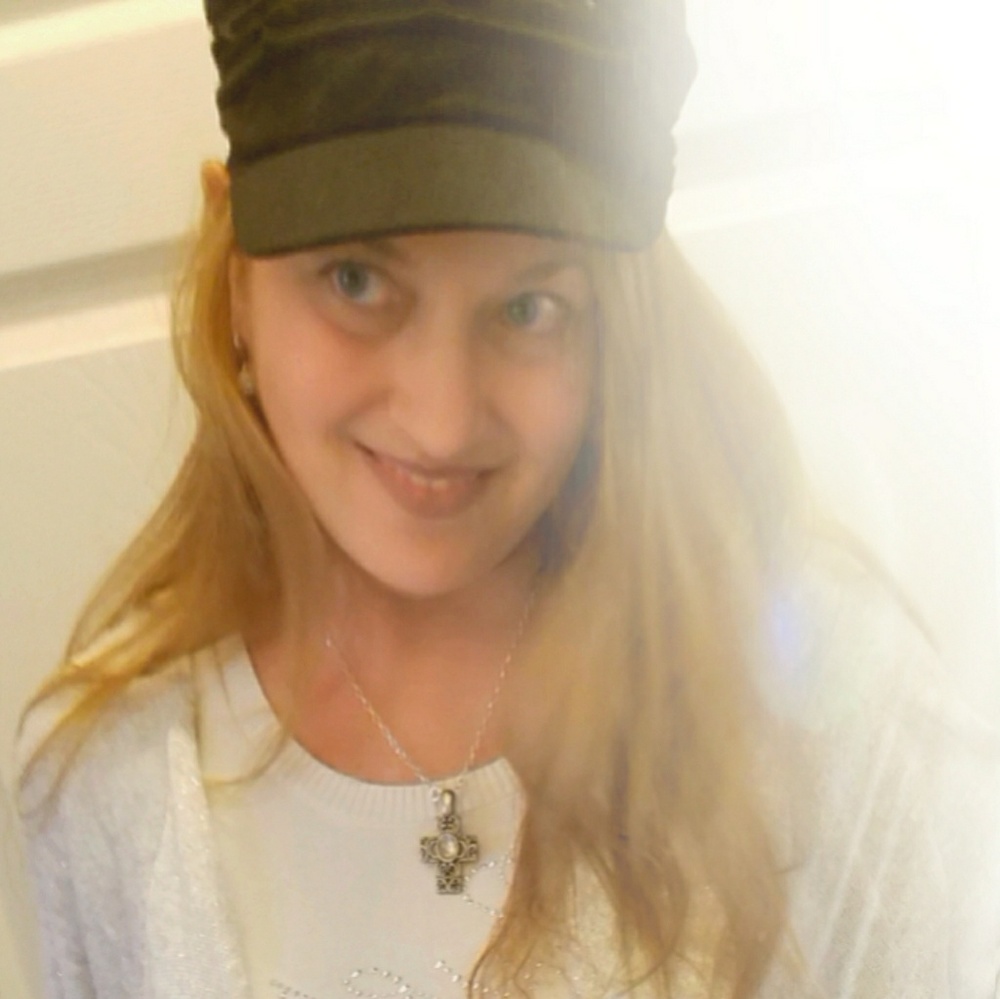 HI I'M Wendy!! HOPE WE GET TO CHAT SOON!