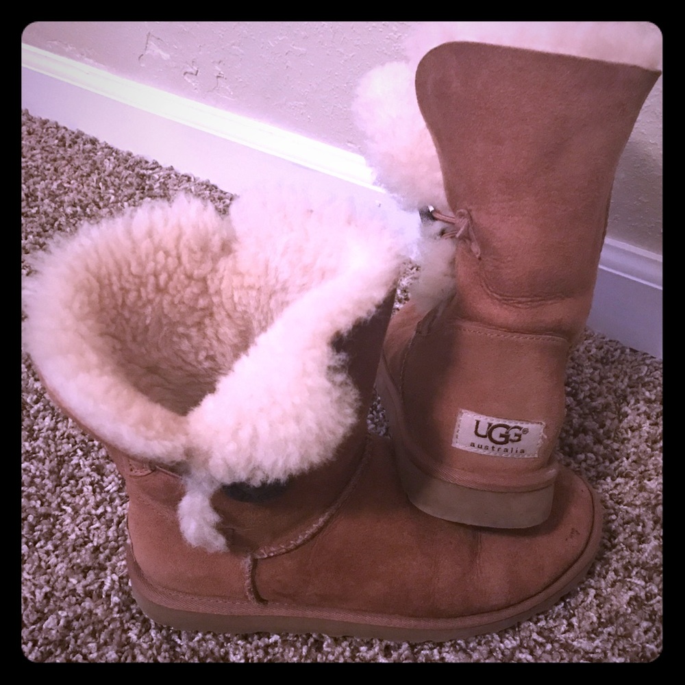 UGG Short Bailey Tan Boots