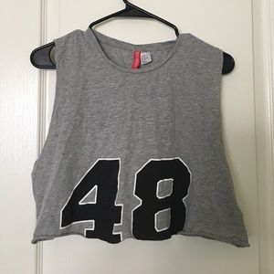 Cropped muscle tee
