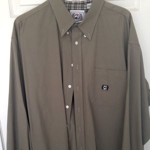 Cinch brand XXL long sleeved shirt in khaki.