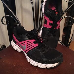 Women's size 10 Nike