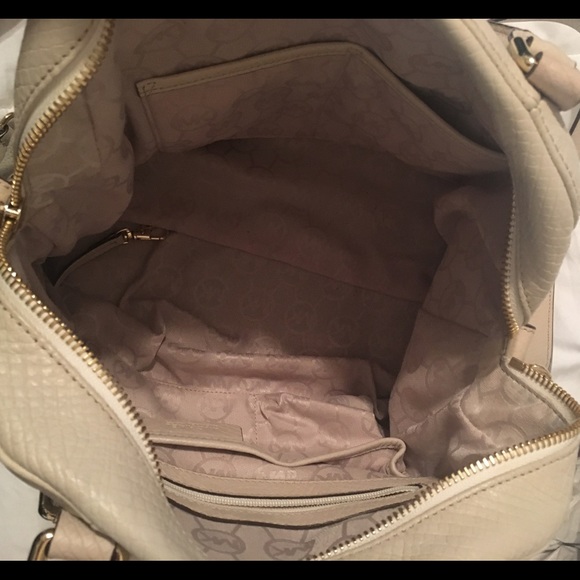 Michael Kors Handbag - Picture 3 of 4