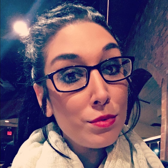 Meet your Posher, Jen - Picture 1 of 1