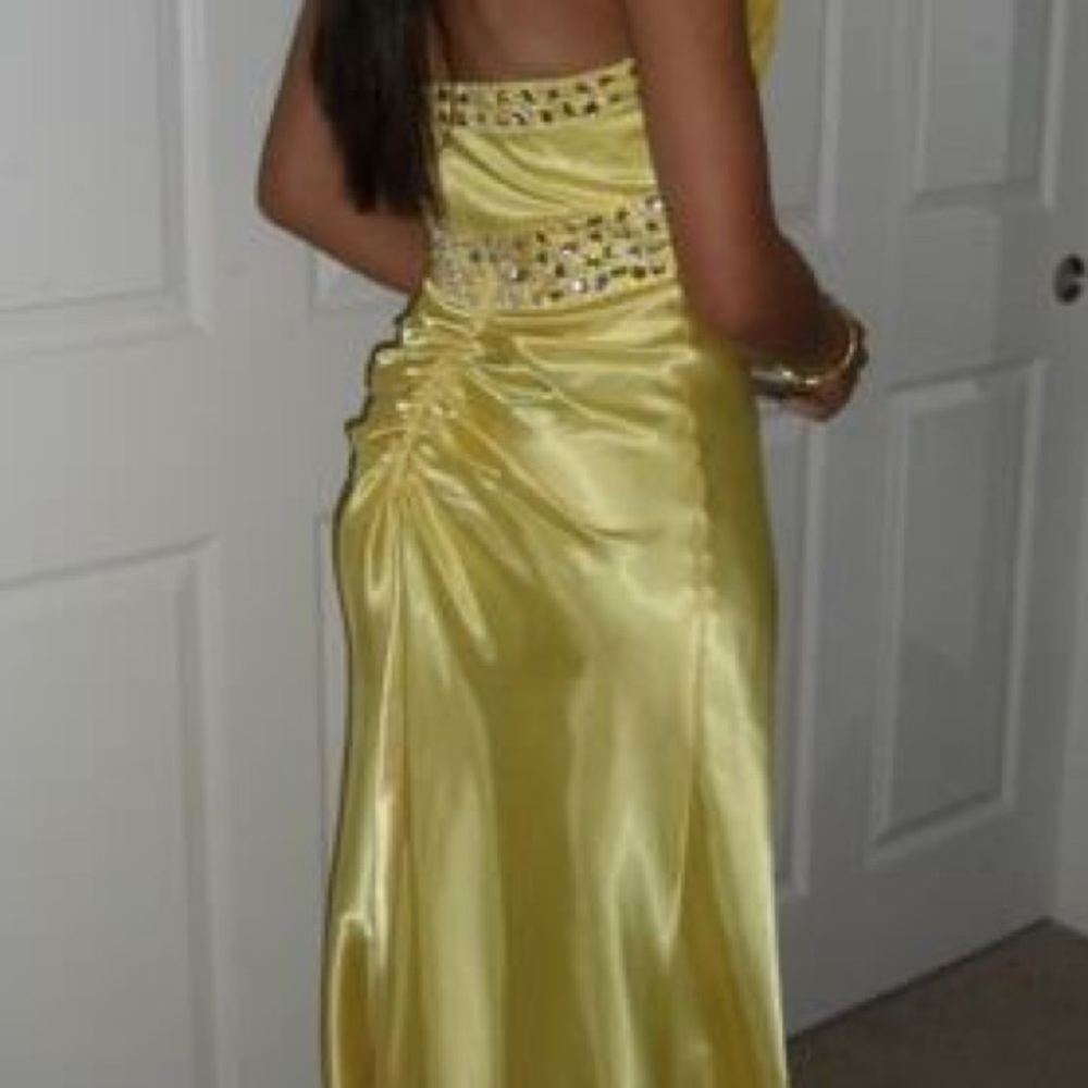 🎉SALE🎉 Yellow Beaded Gown