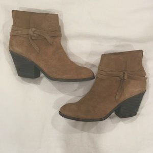 Sole society "Maren" tan suede boots - like new!