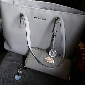 Michael kors bag with wallet