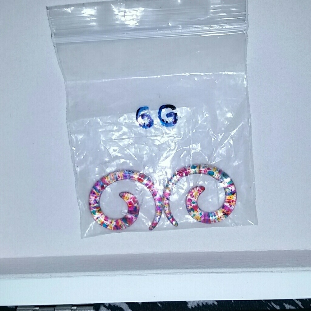 6g Clear acrylic paint splatter plug