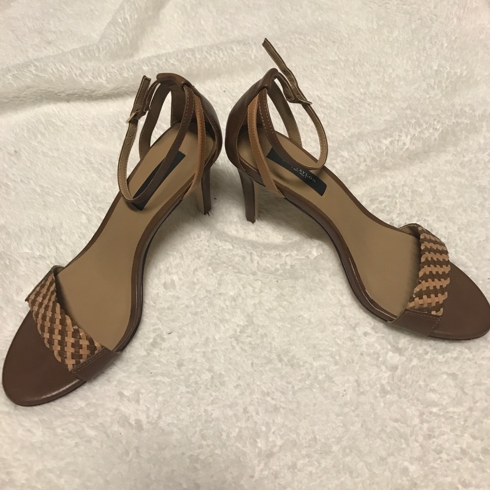 Heels - Picture 2 of 3