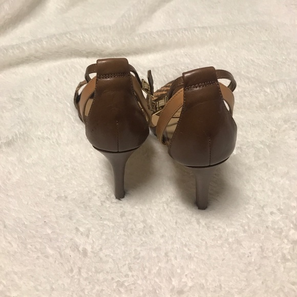 Heels - Picture 3 of 3