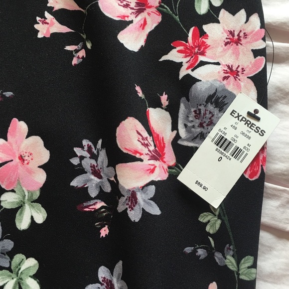 NWT Express Floral Pencil Skirt Size 0 - Picture 2 of 4