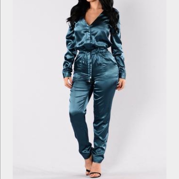 Fashion Nova Pants - NWT Fashion nova jumpsuit